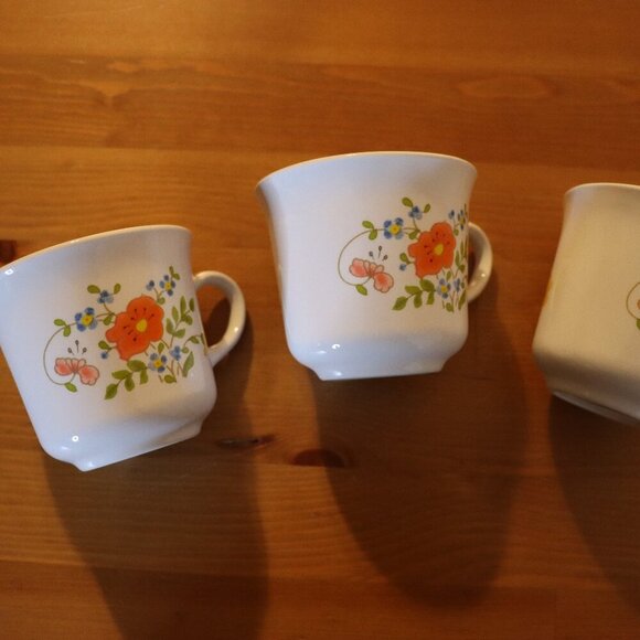 3-piece Corelle Corning tea cup mug set, used good condition, orange floral - Picture 6 of 6
